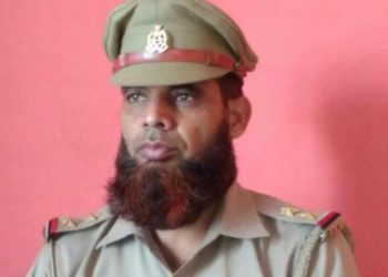 দাড়ি ৰাখি চাকৰি হেৰুৱালে আৰক্ষী উপ-পৰিদৰ্শকে; দেশৰ ক’ত ঘটিল এই ঘটনা