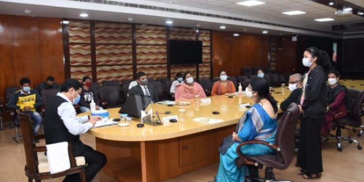 12-Year Kid Asks CM Sonowal To Work