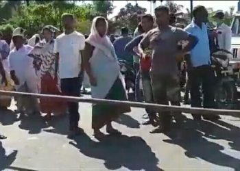 টীয়কত চাৰিলাইনযুক্ত ৰাষ্ট্ৰীয় ঘাইপথ নিৰ্মাণত উত্তপ্ত পৰিস্থিতি, ৰাষ্ট্ৰীয় ঘাইপথ অৱৰোধ