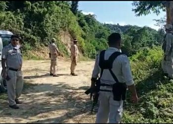 যোৰহাট প্ৰশাসনে নগা বেদখলৰ বিৰুদ্ধে চলোৱা উচ্ছেদৰ পিছতে বেদখলকাৰীৰ বাগিচাৰ শ্ৰমিকলৈ গুলীচালনা