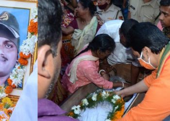 ত্ৰিপুৰাৰ নিজ বাসগৃহত উপস্থিত কাশ্মীৰত শ্বহীদ হোৱা বীৰ জোৱান সুদীপ সৰকাৰৰ নশ্বৰ দেহ