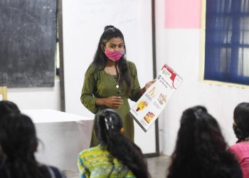 প্ৰথমবাৰৰ বাবে মুখ্য মন্ত্ৰীৰ টুইটাৰ চলাব এগৰাকী কিশোৰীয়ে