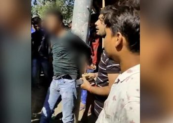 r1qsd43o_assam-journalist-beaten_625x300_17_November_20