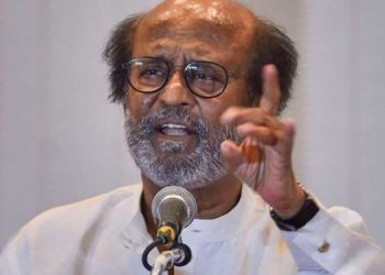 সিদ্ধান্ত সলনি, সক্ৰিয় ৰাজনীতিত খোজ নিদিয়ে ছুপাৰষ্টাৰ ৰজনীকান্তে