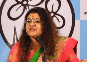 বিজেপি সাংসদৰ পত্নীৰ তৃণমূলত যোগদান; ক্ষুব্ধ স্বামীয়ে প্ৰেৰণ কৰিলে বিবাহ বিচ্ছেদৰ জাননী