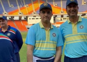 ৪৮ বছৰীয়া সৌৰভ গাংগুলীৰ বিস্ফোৰক অৰ্ধশতকেও বচাব নোৱাৰিলে দলক