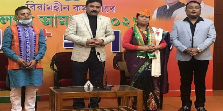 Alaka Pande joined BJP