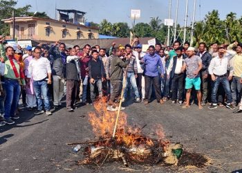 প্ৰমোদ বড়োৰ বাহনত আক্ৰমণ; তামুলপুৰত তীব্ৰ প্ৰতিবাদ য়ুপিপিএল কৰ্মী-সমৰ্থকৰ