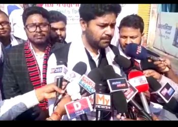 জাতিৰ সংকটৰ সময়ত জাতিটোক বাট দেখুৱাব খোজো : লুৰীণজ্যোতি গগৈ