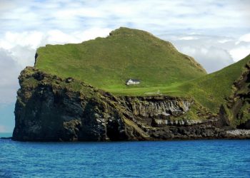 a lonely-house-el