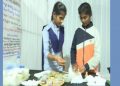 তেলেংগানাৰ চৰকাৰী বিদ্যালয়ৰ ছাত্ৰীয়ে প্ৰাকৃতিক উপাদানেৰে প্ৰস্তুত কৰি উলিয়ালে জৈৱিক চেনিটাৰী নেপকিন
