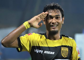 আই এছ এলৰ এখন মেচত দুটাকৈ গ’ল কৰি চমক সৃষ্টি অসমৰ হলিচৰণৰ