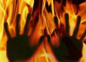বিদ্যালয়ত বেয়া ফলাফল দেখুওৱাৰ বাবেই পিতৃয়ে জুই লগাই হত্যা কৰিলে ১২ বছৰীয়া পুত্ৰক