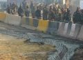 0c28vjmg_barricades-at-delhi-borders-_625x300_02_February_21