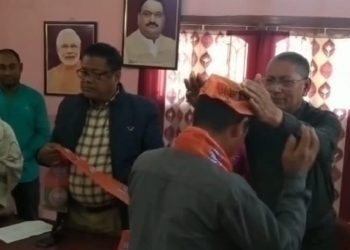 বিধানসভা নিৰ্বাচনৰ পূৰ্বে ধেমাজিত শতাধিক কংগ্ৰেছ আৰু অপগ কৰ্মীৰ বিজেপিত যোগদান