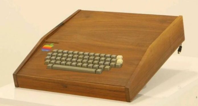 Apple-1-1-696x392