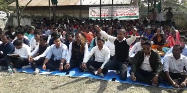 Tea tribe students protest