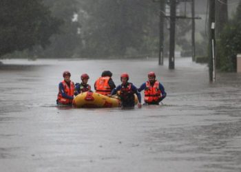 ভয়াৱহ বানপানী : ১৮,০০০ হেজাৰ লোকক স্থানান্তৰ, প্ৰধানমন্ত্ৰীৰ ক্ষতিপূৰণৰ আশ্বাস, ক’ত?