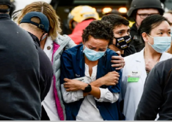 Gunman killed 10 people in US