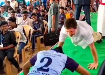 সাগৰত জাঁপ দিয়াৰ পাছত এইবাৰ ভাইৰেল হ’ল ৰাহুল গান্ধীৰ ‘পুশ্ব-আপ’ৰ ভিডিঅ’