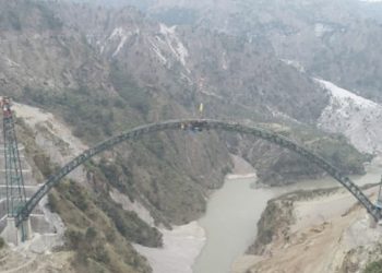 2c9vgmqk_chenab-railway-bridge-arch_625x300_05_April_21