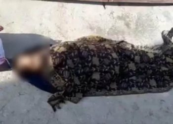 কৰোণাত আক্ৰান্ত মাতৃক ৰাস্তাত পেলাই থৈ গ’ল পুত্ৰই, অৱশেষত মৃত্যু হ’ল মাতৃগৰাকীৰ, ক’ত?