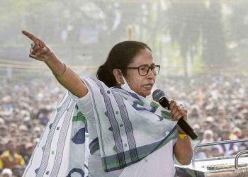 চিআৰপিএফৰ জোৱানে বিজেপিৰ হৈ ভোটাৰক অত্যাচাৰ চলোৱাৰ অভিযোগ মমতা বেনাৰ্জীৰ