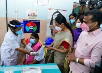 অনন্য কেৰেলা! ভেকচিন ক্ৰয়ৰ বাবে মুখ্যমন্ত্ৰীৰ পুঁজিলৈ লাখ লাখ টকা বৰঙনি আগবঢ়ালে জনতাই