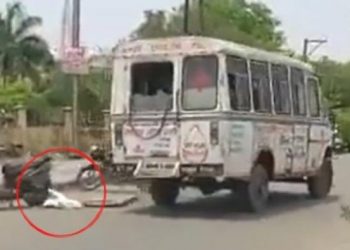 covid-patient fall from Ambulance