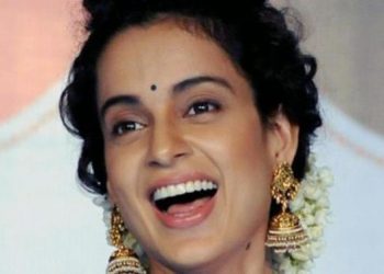 হঠাৎ পাকিস্তানে হৃদয় জিনিলে কংগনা ৰানাৱটৰ! দেশখনৰ প্ৰশংসাত পঞ্চমুখ হৈ পৰিল, কিয়?