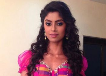 ”নাৰীৰ স্তনলৈ কিয় ইমান আকৰ্ষণ?”- প্ৰশ্ন কৰিলে বলিউডৰ এগৰাকী অভিনেত্ৰীয়ে, কোন?