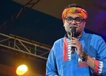 সহস্ৰাধিক ক’ভিড আক্ৰান্তক ফোনযোগে গান শুনাই দেশজুৰি সমাদৰ লাভ অসমৰ এই শিল্পীৰ