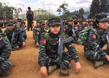 Women-Soldiers-in-the-AA
