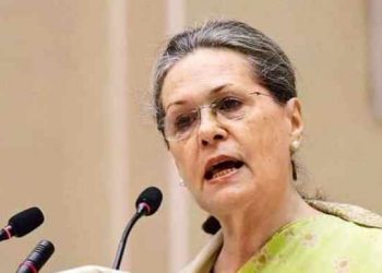 ক’ভিডত পিতৃ-মাতৃক হেৰুওৱা শিশুসকলৰ শিক্ষাৰ দায়িত্ব লওক! মোদীলৈ পত্ৰ প্ৰেৰণ ছোনিয়াৰ
