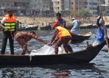 নদীৰ মাজত দুখন নাৱৰ মুখামুখি সংঘৰ্ষ, প্ৰাণ হেৰুৱালে কমেও ২৫জন যাত্ৰীয়ে, ক’ত?