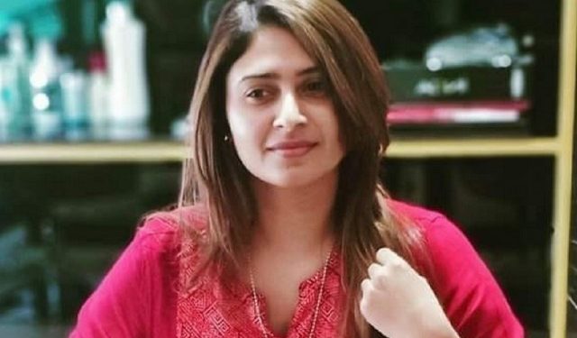 ayesha_571_855