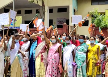 Sualkuchi women protest