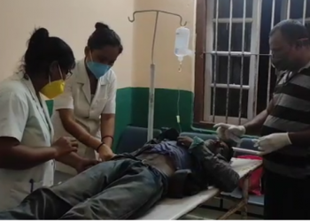 youth throw out from van in Teok