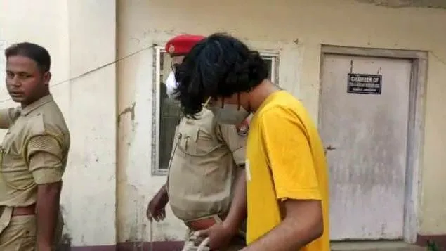 সহপাঠী ছাত্ৰীক নিচাযুক্ত দ্ৰব্য সেৱন কৰোৱাই ধৰ্ষণ: গুৱাহাটী আই আই টিৰ ছাত্ৰক বহিস্কাৰ