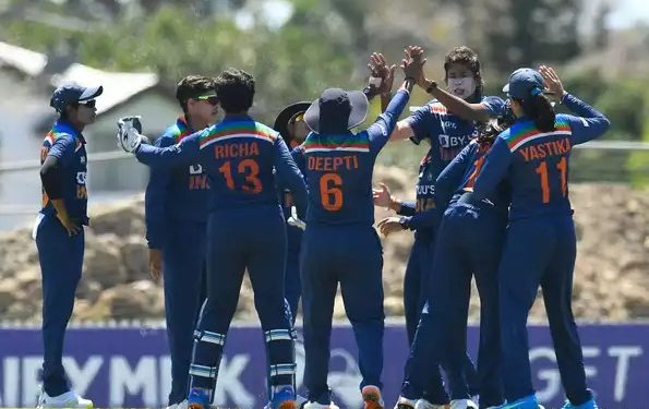 India's record run chase ends Australia's winning streak