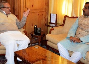 GOVERNOR-MEETING-SH.-RAM-MADHAV-11