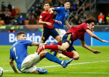 Spain end Italy’s record unbeaten streak
