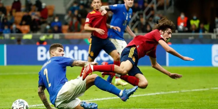 Spain end Italy’s record unbeaten streak