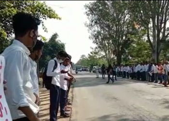 টোল গেট স্থাপনক লৈ গোলাঘাটৰ ৰঙাজানত আছুৰ উত্তাল প্ৰতিবাদ