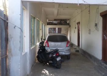 গোলাঘাটত বাইক চোৰৰ ধাৰাবাহিক অভিযান : অভিনৱ পদ্ধতিৰে তলা ভাঙি লৈ গ’ল বাইক
