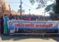 কেমেৰাৰ সন্মুখতে উচুপি উঠিল বঞ্চিত মধ্যাহ্ন ভোজন ৰান্ধনীয়ে