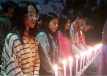 নাগালেণ্ডৰ ঘটনাত নিহতৰ আত্মাৰ সদগতি কামনাৰে এৱছুৰ বন্তি প্ৰজ্বলন, আফষ্পা বাতিলৰ দাবী