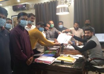 প্ৰতিবাদ নেওঁচি শালকোচাৰ গেৰাভিটাত স্থাপন বিলাতী সুৰাৰ বিপনী, অনুজ্ঞাপত্ৰ বাতিলৰ দাবীত উপায়ুক্তলৈ স্মাৰকপত্ৰ