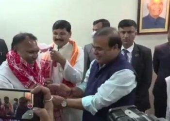বিজেপি প্ৰীতি! বিধায়ক শশীকান্ত দাসলৈ কংগ্ৰেছৰ কাৰণ দৰ্শোৱাৰ জাননী