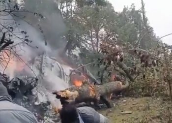 Helicopter crash প্ৰতিৰক্ষা বাহিনীৰ মুৰব্বী বিপিন ৰাৱাটৰ হেলিকপ্তাৰ দুৰ্ঘটনাগ্ৰস্ত, ১১জন নিহত video